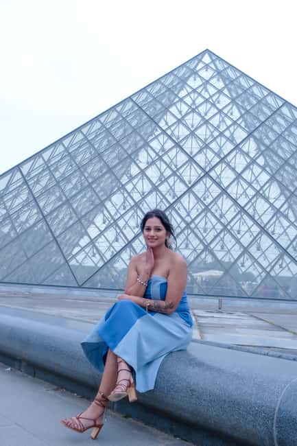 Paris: Private Photoshoot Outside the Louvre Museum - What happens during the 30 to 90 minute session