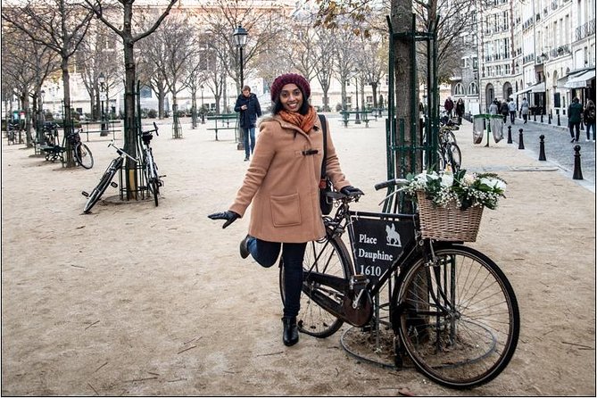 Paris Private Walking Tour with a Personal Photographer - Eiffel Tower portraits and classic Paris memories