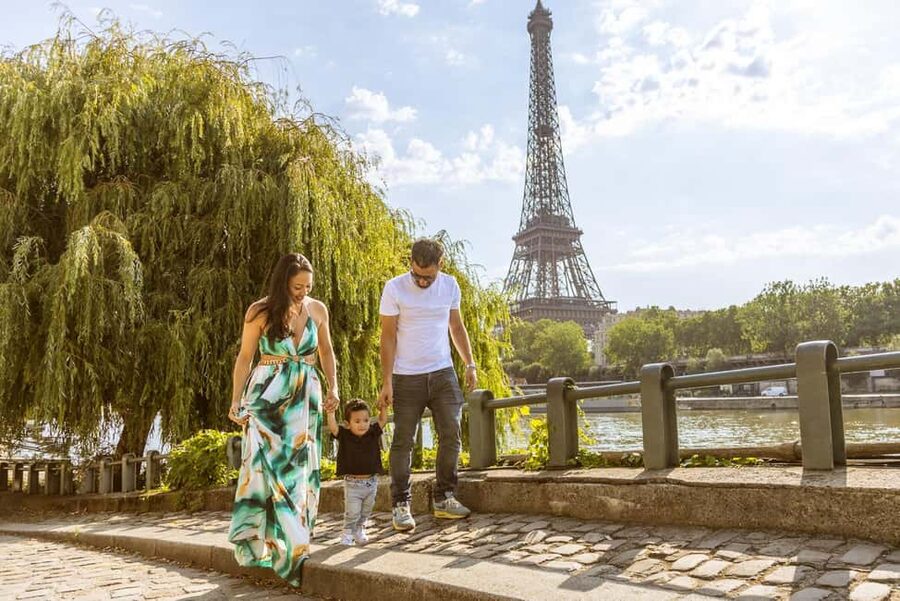 Paris: Professional Photoshoot - Solo portraits, couples, and groups