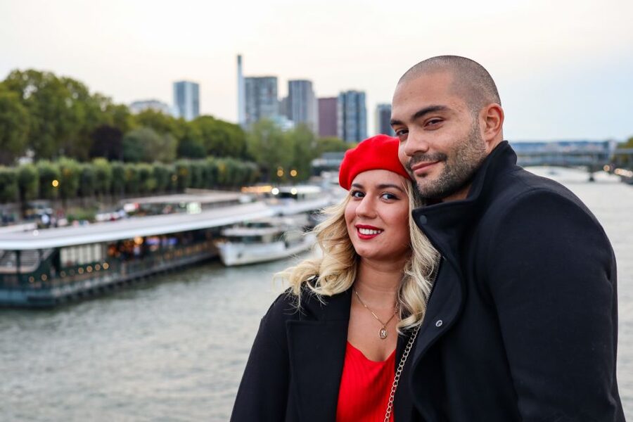 Paris: Romantic Photoshoot for Couples - Who should book this Eiffel Tower photoshoot?
