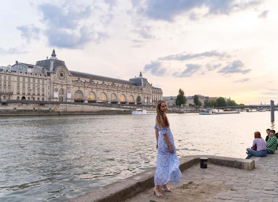 Paris:sunset photoshoot in ❤️️ of Paris- Louvre Orsay Eiffel - Pose help is a real advantage for first-time portraits