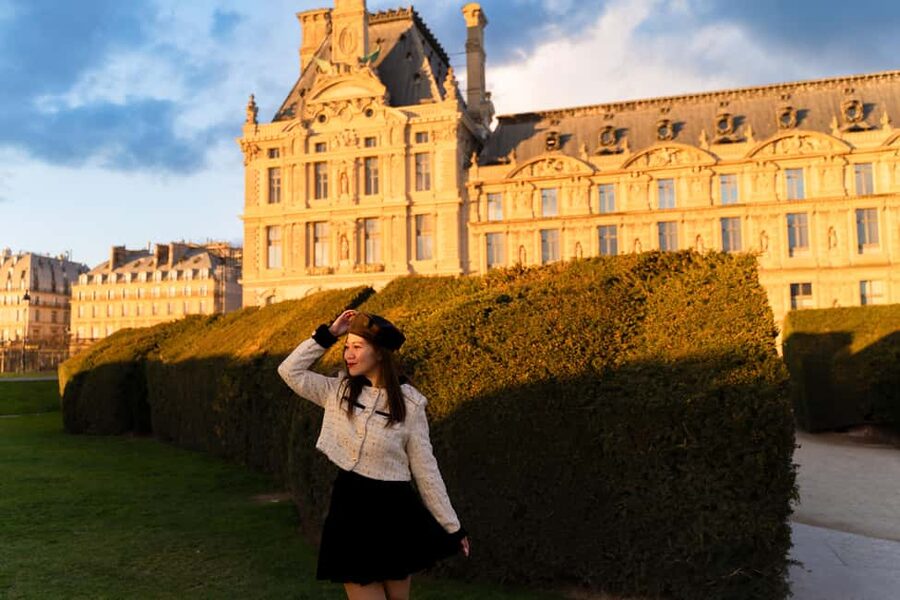 Paris:sunset photoshoot in ❤️️ of Paris- Louvre Orsay Eiffel - Who should choose this experience?