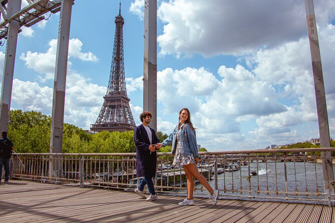 Paris: Your Own Private Photoshoot at the Eiffel Tower - How photographers help you look natural