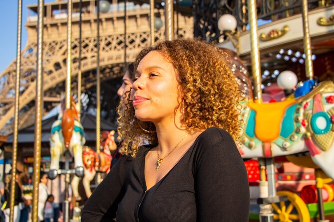 Paris: Your Own Private Photoshoot at the Eiffel Tower - Meeting, communication, and weather planning