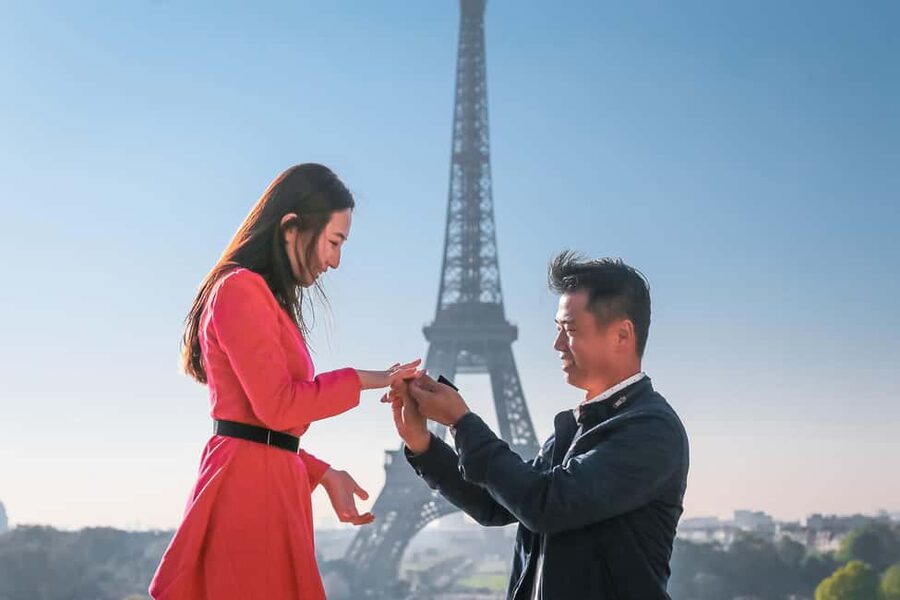 Parisian Proposal Perfection. Photography/Reels & Planning - The proposal itself and the photo route