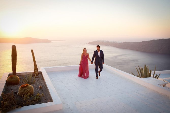 Personal Travel and Vacation Photographer Tour in Santorini - What this Santorini photo session is really like