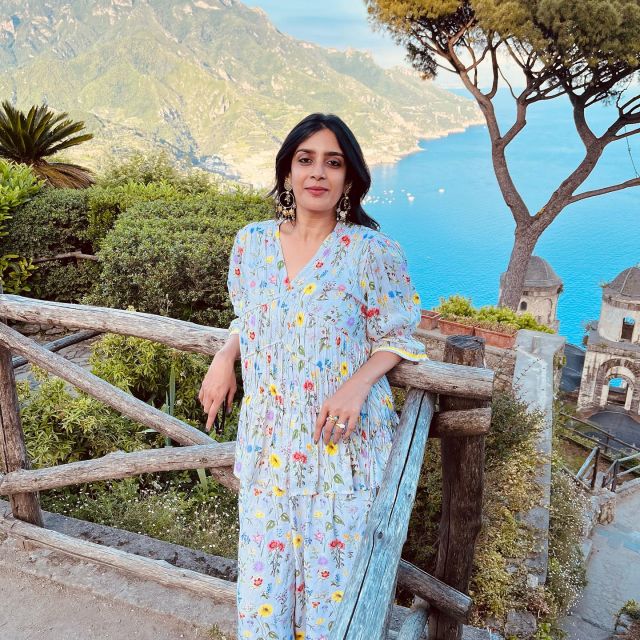 Photo Shoot Amalfi - Coffee, water, and the practical side of posing