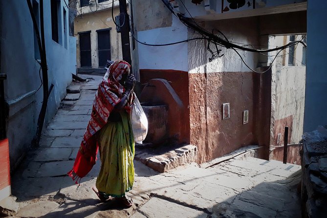 Photo Tour In Holy Varanasi - Dashashwamedh Ghat and the famous riverfront