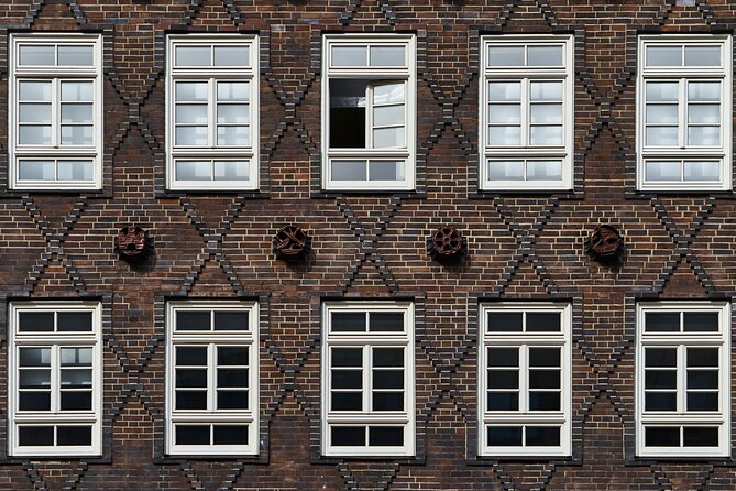 Photo Tour of Hamburg's UNESCO World Heritage Site - What the guide adds beyond camera tips
