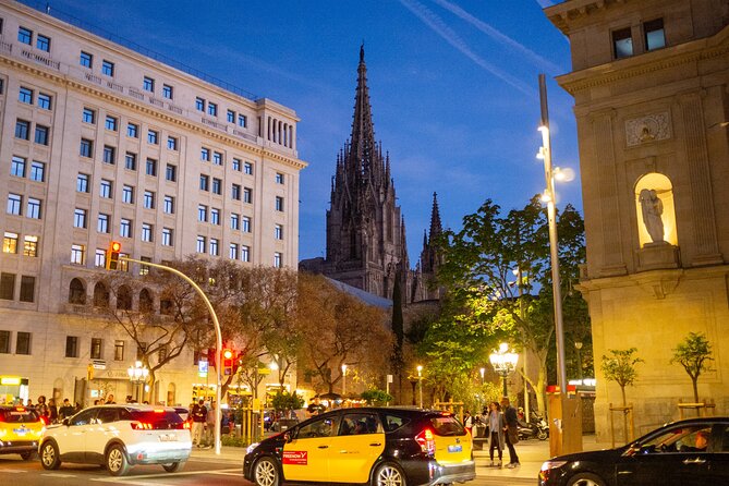 Photo Walking Tour Barcelona Cathedral Gothic Quarter El Born - Barcelona Cathedral and the Gothic Quarter