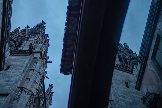 Photo Walking Tour Barcelona Cathedral Gothic Quarter El Born - Casa de lArdiaca and medieval details