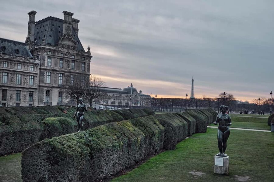 Photo Workshop in Paris sightseeing Notre Dame and Louvre - The Louvre without the museum queues