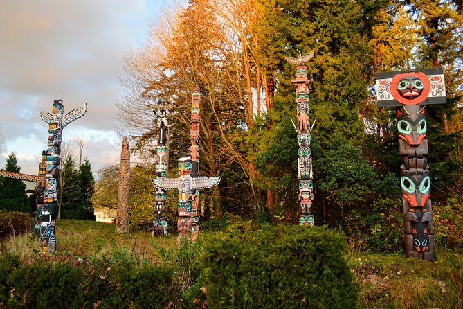 Photography & Hiking in Nature - A full Vancouver day, from rainforest to city lights