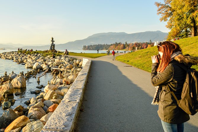 Photography & Hiking in Nature - Granville Island: a colorful pause with lunch
