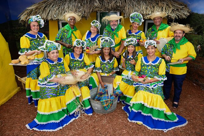 Photoshoot Activity with Traditional Curacao Attire - Key points at a glance