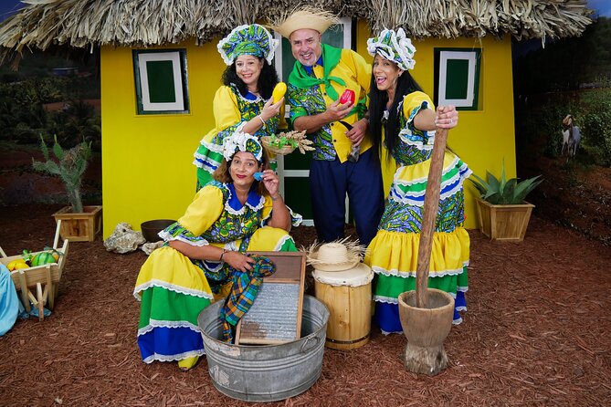 Photoshoot Activity with Traditional Curacao Attire - Is $38 a fair price?