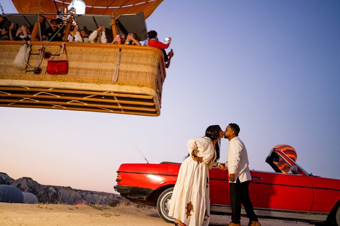 Photoshoot Experience in Cappadocia with Flying Dress - Metin’s photography style and posing help