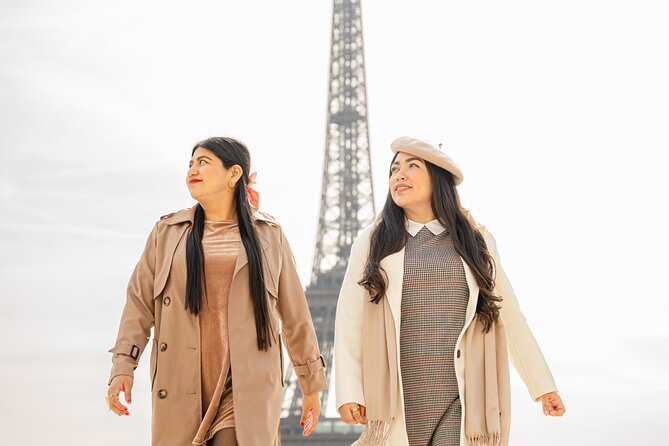 Photoshoot in Paris - Eiffel Tower - Who should book this Eiffel Tower photoshoot
