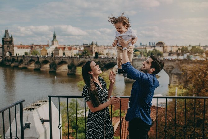 photoshoot in prague - Posing help for couples, families, and solo visitors