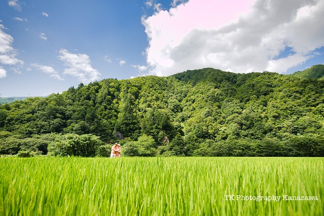 Photoshoot in Shirakawago/Takayama by professional photographer - Weather, cancellations, and image delivery