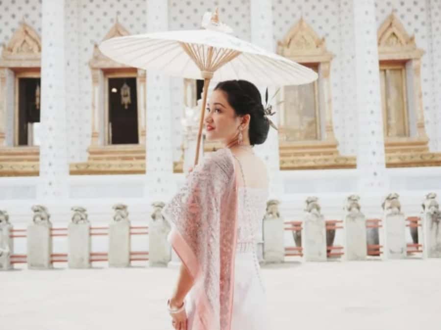Photoshoot in Thai Costume - Why early morning may be the best booking time