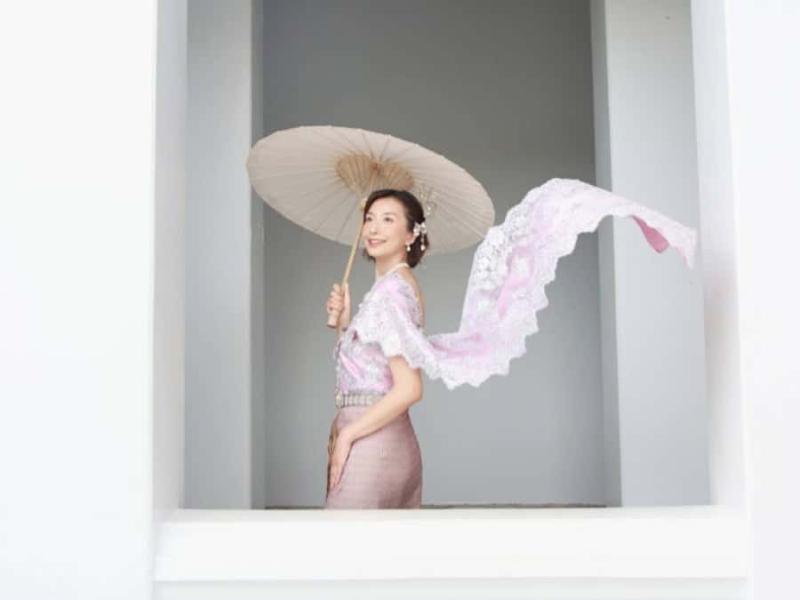 Photoshoot in Thai Costume - Getting to ThaiGlam Studio at Wat Arun