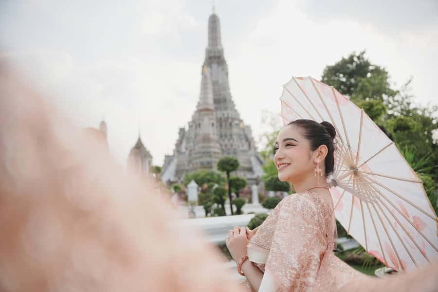Photoshoot in Thai Costume - What happens during the two-hour session