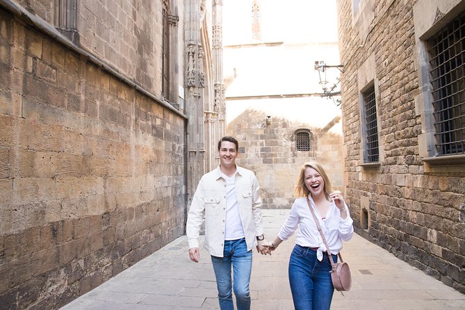 Photoshoot tour in Barcelona Secret Corners - Starting at Barcelona Cathedral