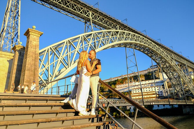 Photoshoot Unforgettable in Porto - Couple or Single - São Bento Railway Station starts the session