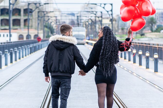 Photoshoot Unforgettable in Porto - Couple or Single - Finishing at the Dom Luís I Bridge