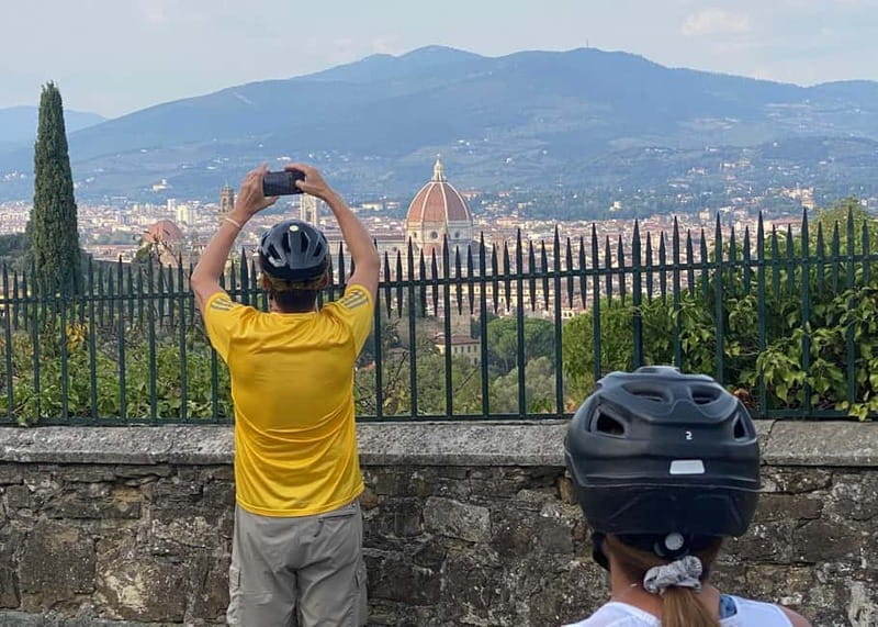 Premium Chianti E-Bike Tour, Food Wine Tasting + Photo shoot - From Piazza Ognissanti to the first city views