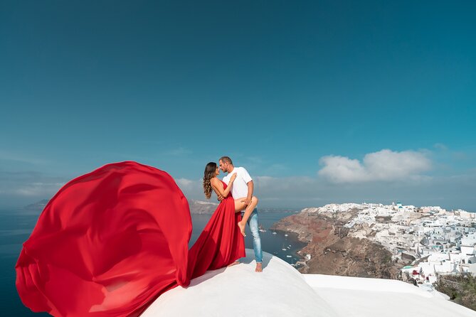 Private Flying Dress Photoshoot in Santorini - Timing, weather, and basic practical details