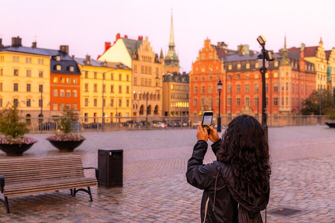 Private Golden Hour Photo Walk in Stockholm - Returning to City Hall as the light fades
