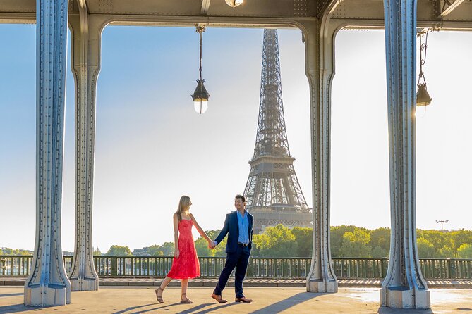 Private Guided Professional Photoshoot by the Eiffel Tower - The first Eiffel Tower views