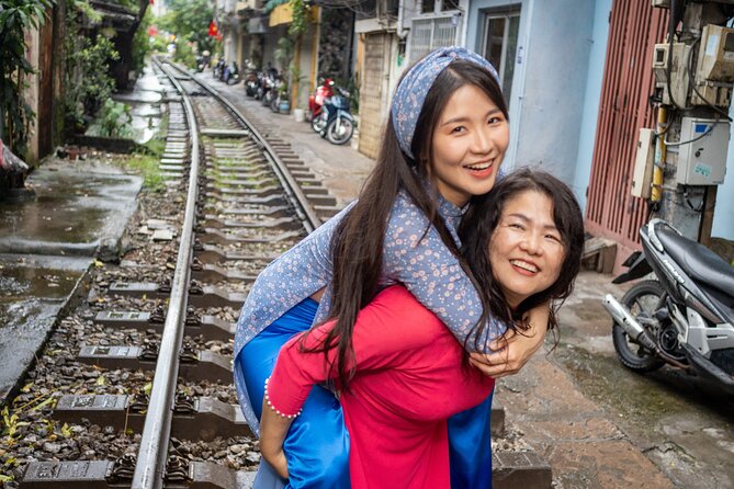 Private Hanoi Photoshoot – Iconic Spots & Hidden Gems - What the photographer adds