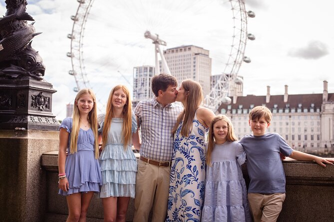 Private landmarks photoshoot for families and couples - Starting near Westminster Bridge and Big Ben