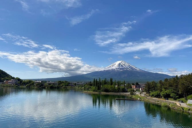 Private Mt.Fuji Kimono costume Photo Tour with Hotel Pick-up - Oshino Hakkai, clear ponds and local food