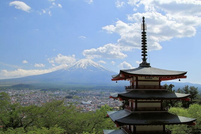 Private Mt.Fuji Kimono costume Photo Tour with Hotel Pick-up - Is $185.92 per person a fair price?