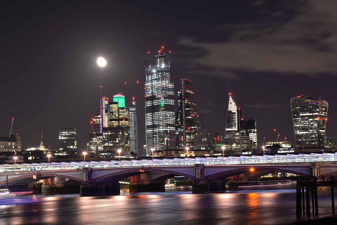Private Night Photography Tour in London - Stop three: the City of London and creative angles