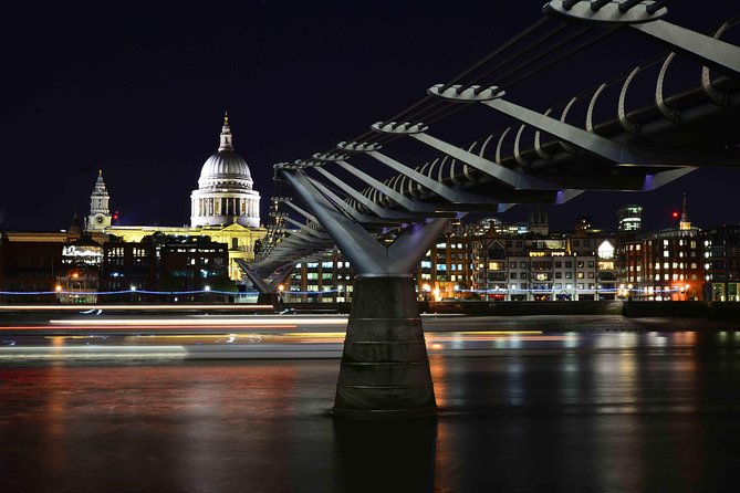 Private Night Photography Tour in London - Stop four: Tower Bridge and moving light