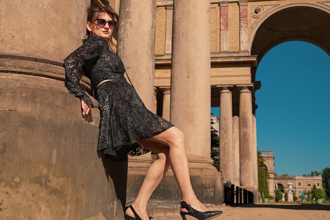 Private Personalized Photoshoot in Berlin - A one-hour portrait session beside Museum Island