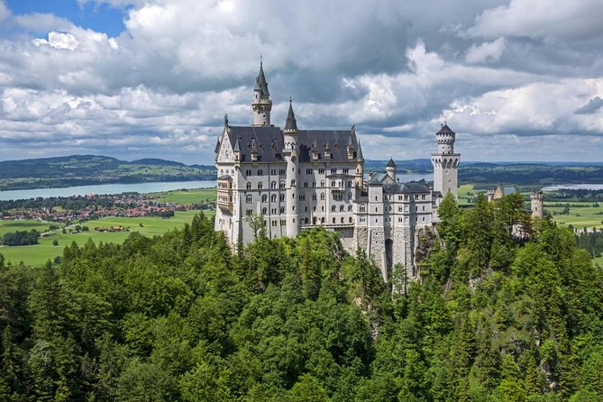 Private Photo Session outside Neuschwanstein Castle - Why a castle photo session can be worth it