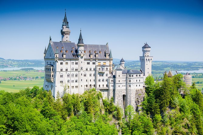 Private Photo Session outside Neuschwanstein Castle - Planning around weather and Oktoberfest dates
