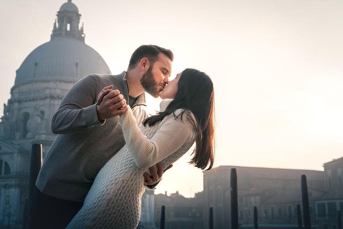 Private Photo Shoot in Venice with Gondola Ride - The 30-minute gondola ride
