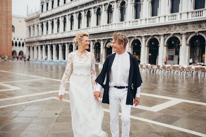 Private Photo Shoot in Venice with Gondola Ride Included - What working with Enzo is like