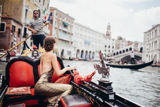 Private Photo Shoot in Venice with Gondola Ride Included - Should you book the Venice photo shoot?