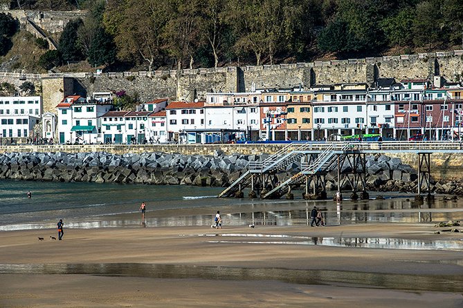 Private Photographic Walk of San Sebastian and Bilbao - What the private format changes