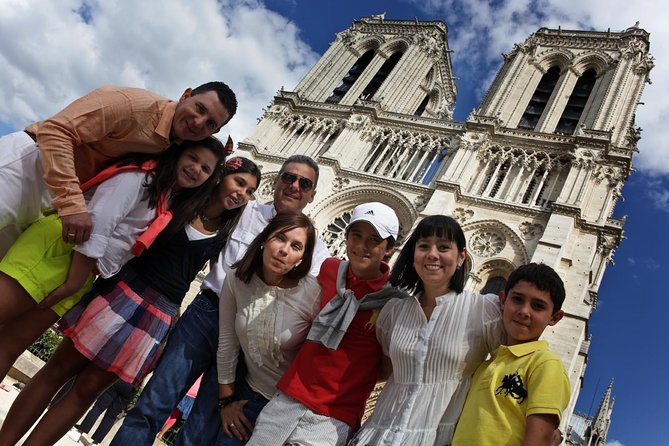 Private Photography Walking Tour of Paris: Latin Quarter or Montmartre - Choosing Montmartre or the Latin Quarter
