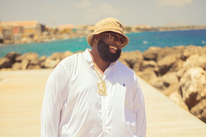 Private Photoshoot Curacao - Capture Your Memories in Willemstad - Who Will Get the Most From This Session