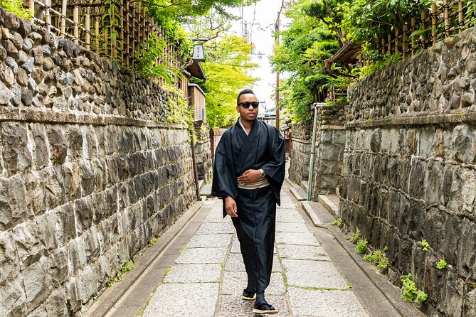 Private Photoshoot Experience in Kyoto ( Gion ) - Kimono, families, couples, and solo portraits